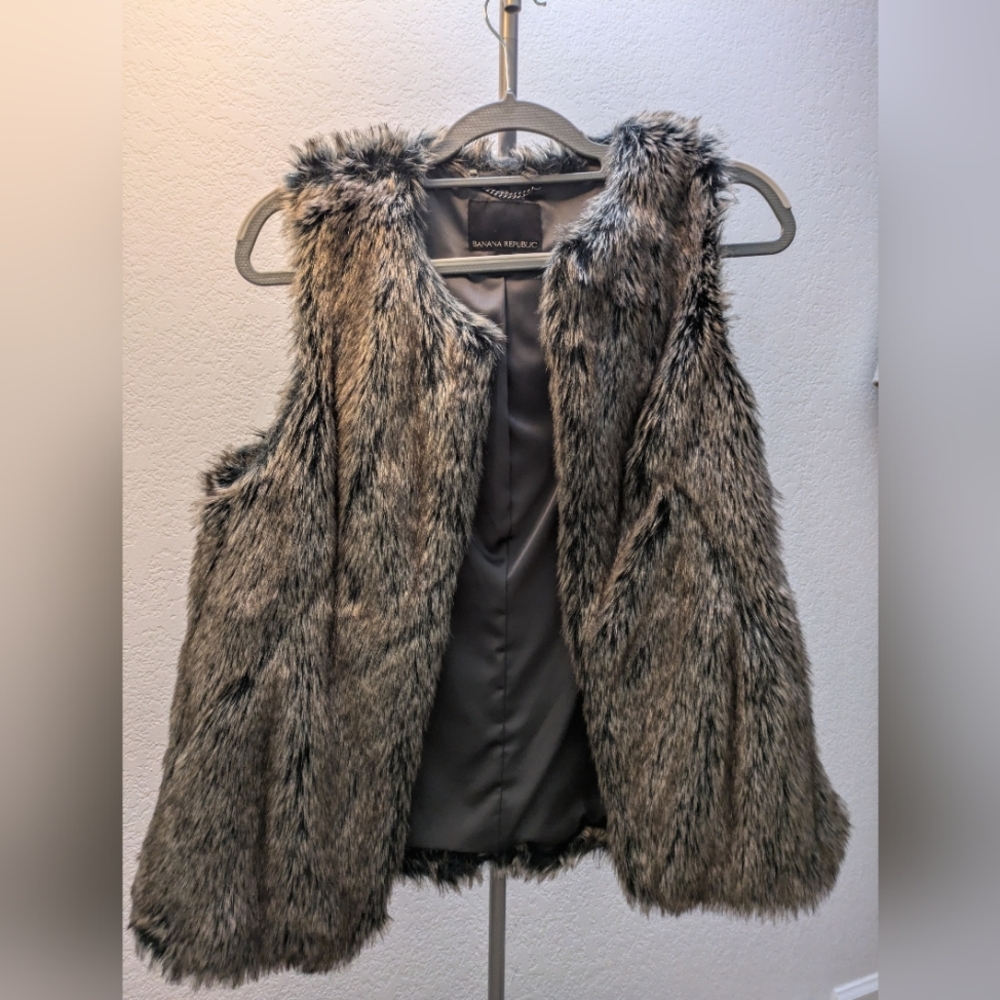 Banana Republic Faux Fur Fuzzy Vest, Small